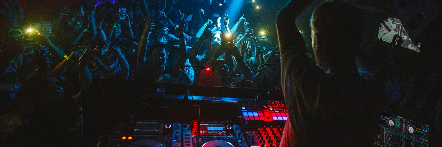 DJ